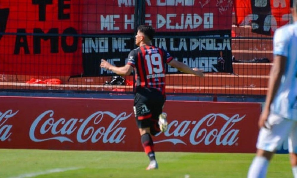 Atlético perdió el partido, la punta y la posibilidad de