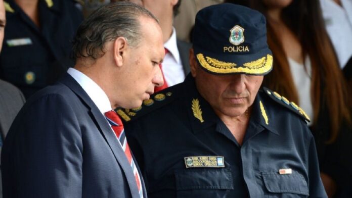 Axel Kicillof echó al jefe del operativo policial del partido