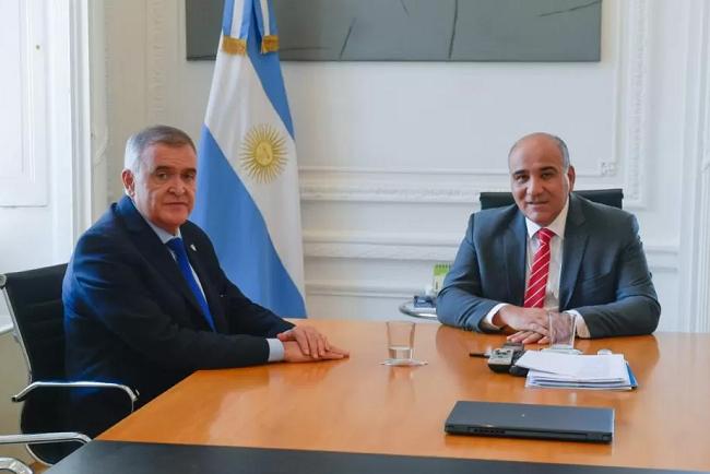 Manzur y Jaldo realizan un brindis de cierre de año