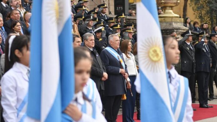 Jaldo tomó la promesa de lealtad a la Bandera a