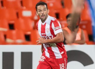 Barracas Central se quedó con Lucas Gamba y frustró el sueño de San Martín de Tucumán