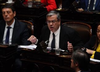 Adorni en el Congreso: Martínez lo cruzó fuerte y habló de “informe desastroso”