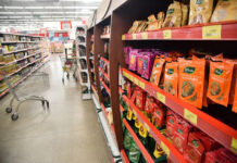 Inflación: baja el promedio, pero la canasta básica sigue golpeando el bolsillo