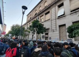 Ministerio de Educación acordó reconversión participativa con alumnos de la Escuela Normal