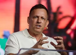 Peter Thiel en Argentina: alertas por soberanía digital y riesgos para la democracia