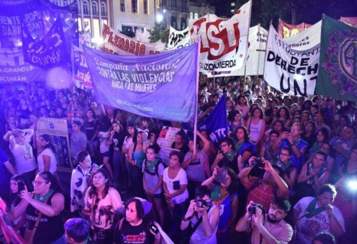 50874_por-temporal-se-reprogramo-marcha-8m-tucuman
