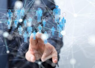 Algoritmos bajo sospecha: crecen las denuncias por fraudes y manipulación digital