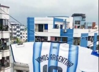 Furor en Bangladesh por el debut de Argentina: diseñaron la camiseta de la Selección más grande del mundo