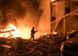 Rusia lanzó un nuevo ataque sobre Kiev y dejó muertos y heridos en la capital ucraniana