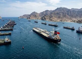 EE.UU. e Irán intercambian ataques y crece la tensión