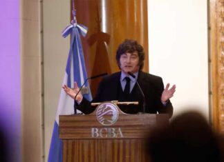 Cruce en la Bolsa: Javier Milei vaticinó su reelección y cruzó a un asistente: «Andate a Cuba»