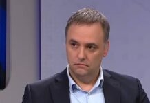 Tras la polémica por el doble cargo, Manuel Adorni renunció al directorio de YPF