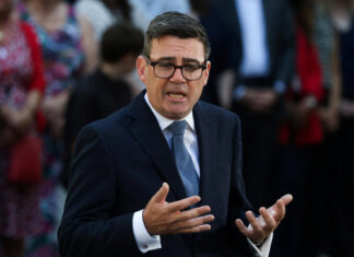 Andy Burnham asume como primer ministro del Reino Unido tras la renuncia de Starmer
