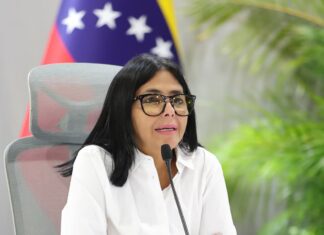 Venezuela busca una tregua política tras los terremotos y convoca al diálogo con la oposición