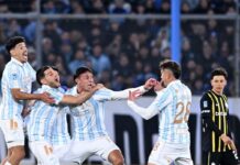 Racing tocó fondo: cayó ante Atlético Tucumán y quedó último entre los 30 equipos