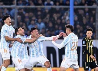 Racing tocó fondo: cayó ante Atlético Tucumán y quedó último entre los 30 equipos