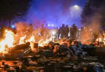 Macron enfrenta críticas tras su discurso por la ola de protestas en Francia