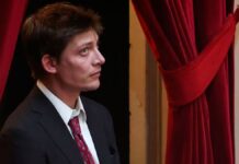 Santiago Caputo fue identificado en Misiones durante el operativo por la salida de Bolsonaro
