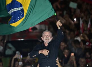 Lula logró una remontada histórica y derrotó con amplitud a Flávio Bolsonaro en Brasil